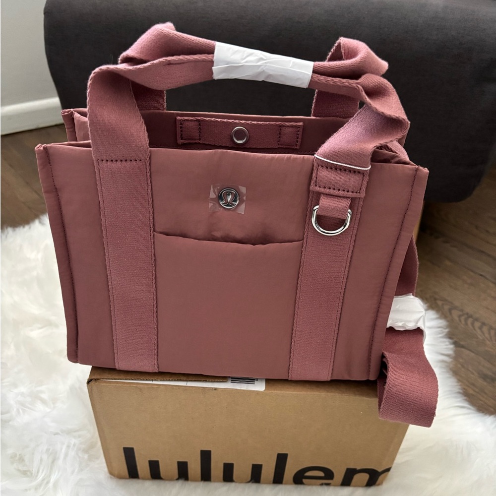BRAND NEW Lululemon Boxy Mini Tote Bag 4.5L